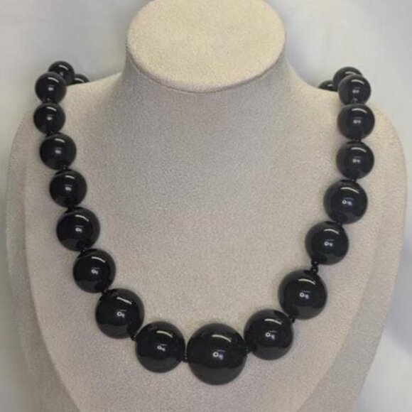 3 for $30 Vintage Black bubblegum necklace - 11 inches fastened - Picture 8 of 8